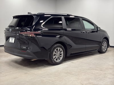 2025 Toyota Sienna XLE