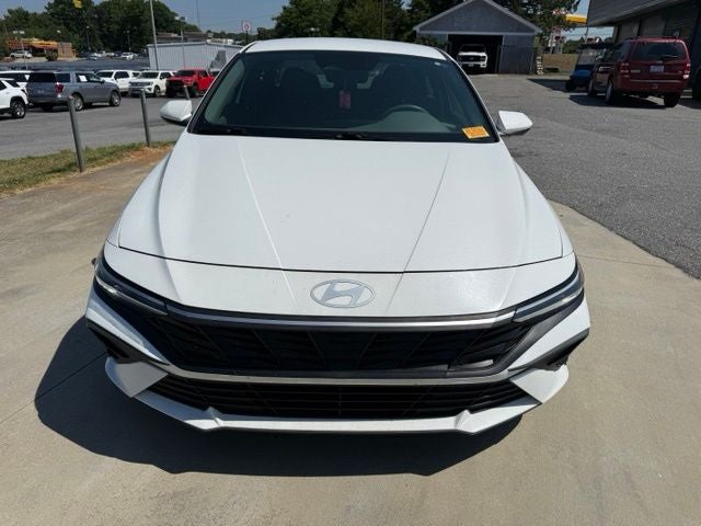 2024 Hyundai Elantra SE