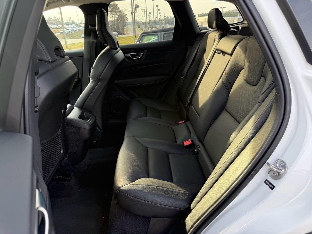 2022 Volvo XC60 Momentum