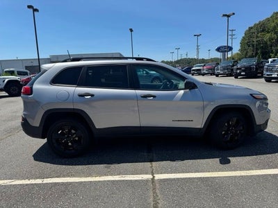 2017 Jeep Cherokee Sport
