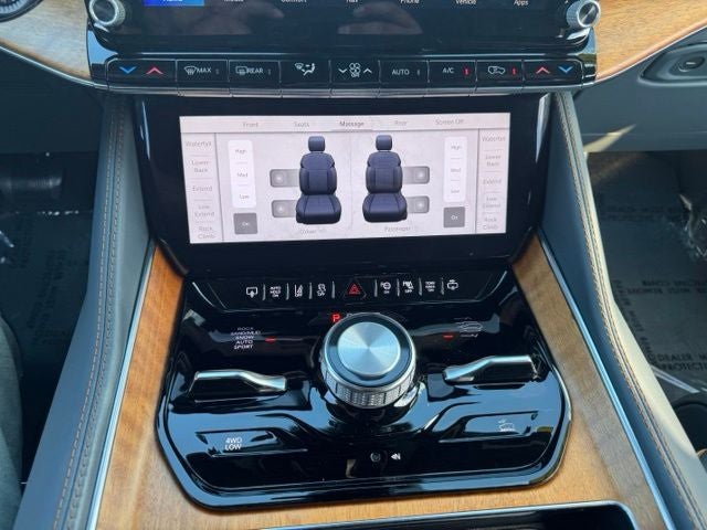 2022 Jeep Grand Wagoneer Series III