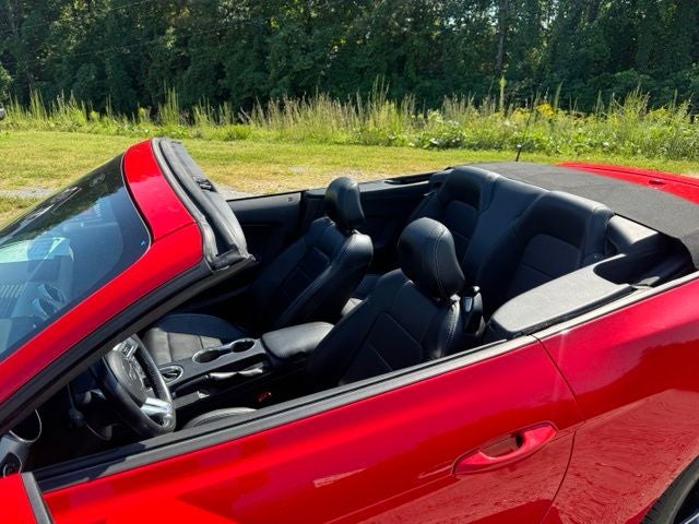 2022 Ford Mustang EcoBoost Premium