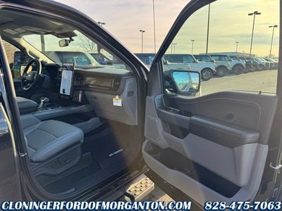 2025 Ford F-150 Lightning Flash