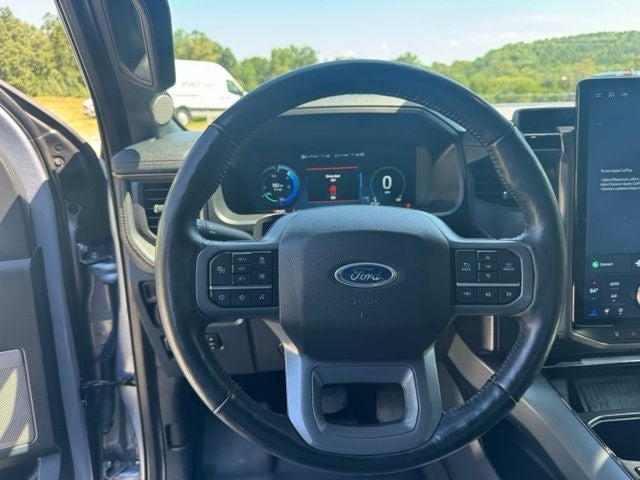 2022 Ford F-150 Lightning Lariat