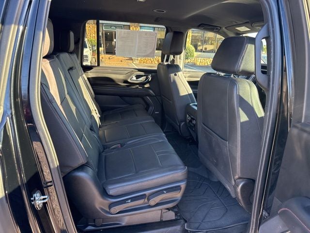 2023 Chevrolet Suburban RST