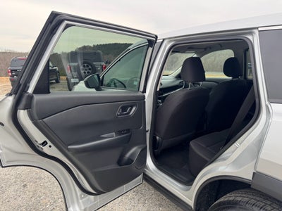 2024 Nissan Pathfinder S