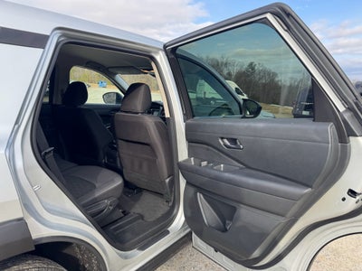 2024 Nissan Pathfinder S