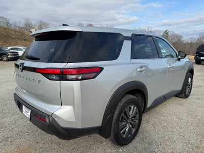 2024 Nissan Pathfinder S