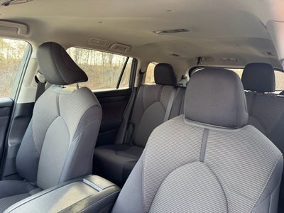 2024 Toyota Highlander LE