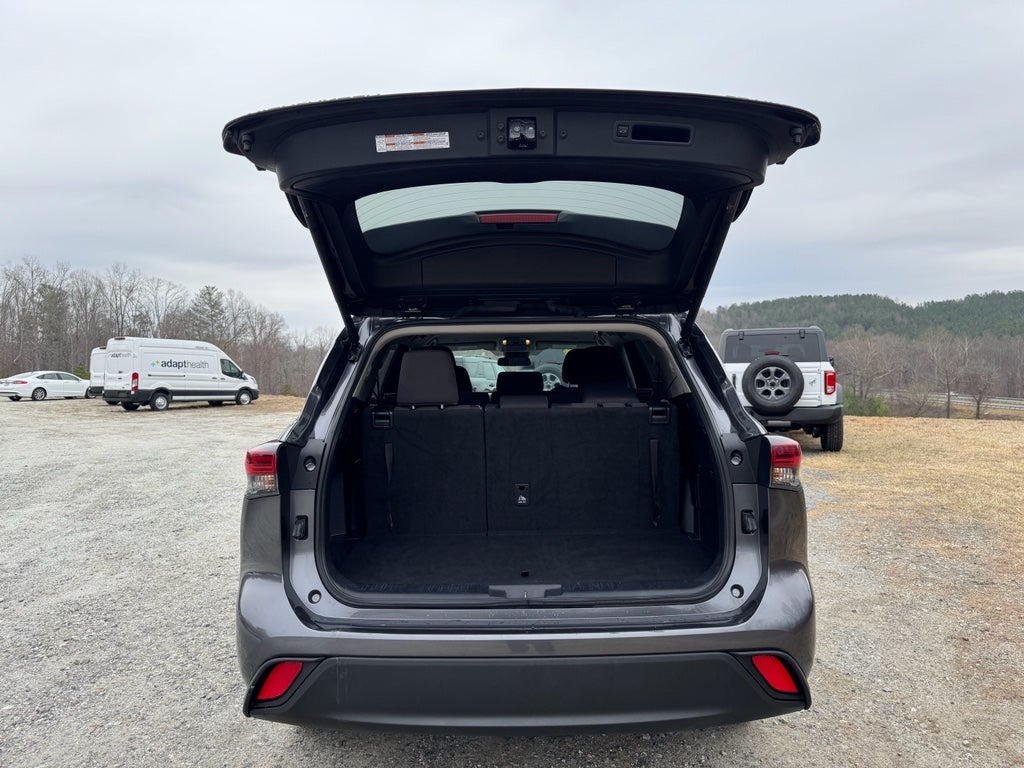 2024 Toyota Highlander LE