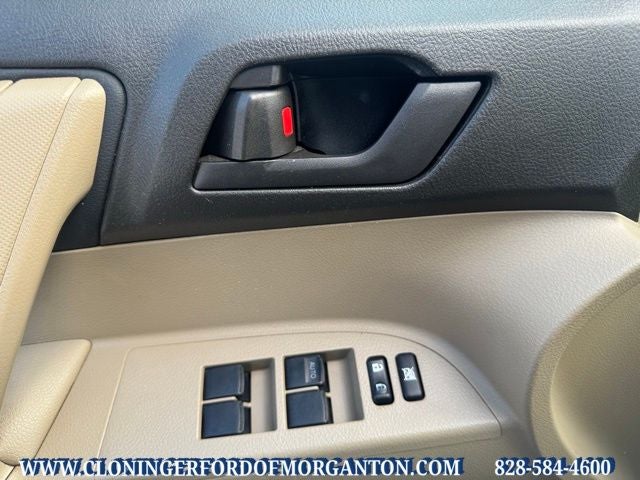 2010 Toyota Highlander Base