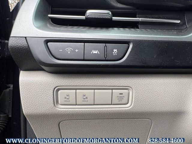 2023 Kia Carnival LX