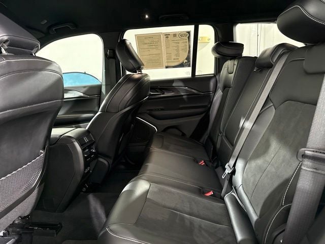 2022 Jeep Grand Cherokee Altitude