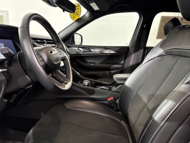 2022 Jeep Grand Cherokee Altitude