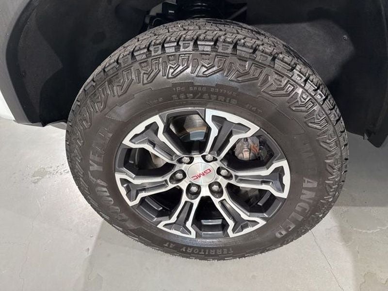 2023 GMC Canyon 4WD AT4