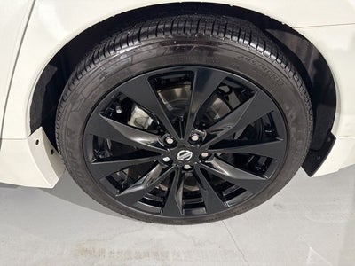 2022 Nissan Maxima SR