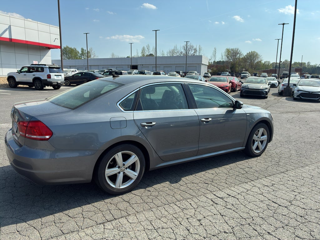 2014 Volkswagen Passat Wolfsburg Ed