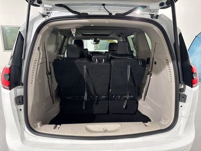 2023 Chrysler Pacifica Hybrid Limited