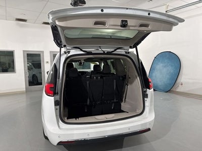 2023 Chrysler Pacifica Hybrid Limited