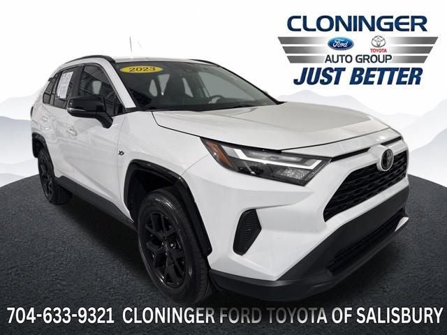 2023 Toyota RAV4 XLE FWD's photo