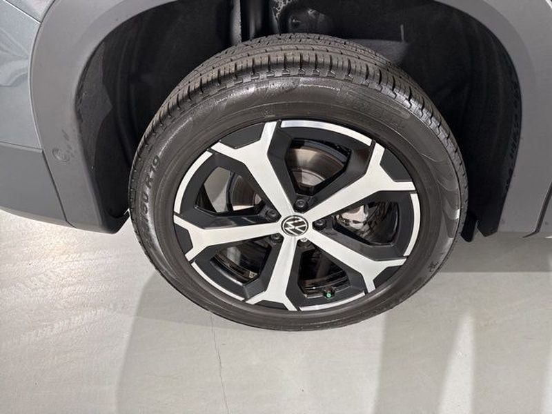 2025 Volkswagen Tiguan SE