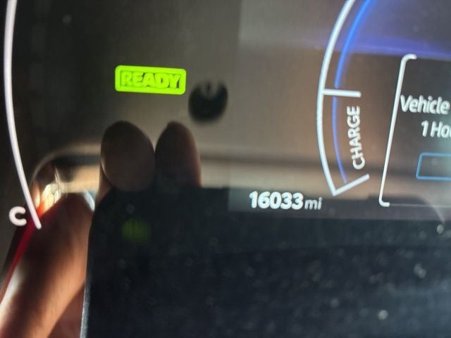 2025 Toyota Camry Hybrid SE