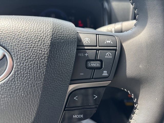 2025 Toyota Camry Hybrid SE