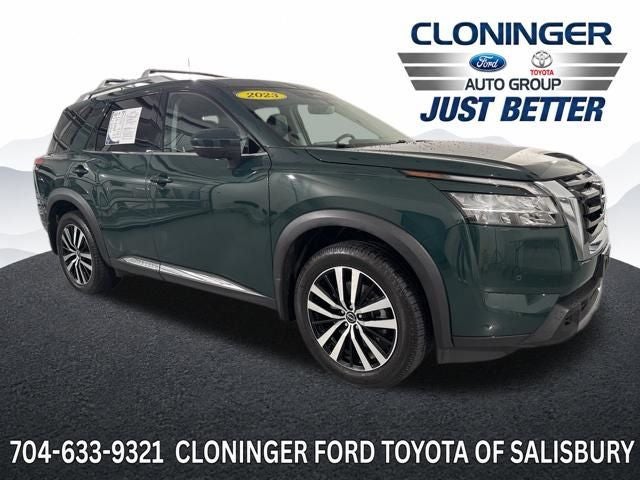 2023 Nissan Pathfinder Platinum 4WD's photo