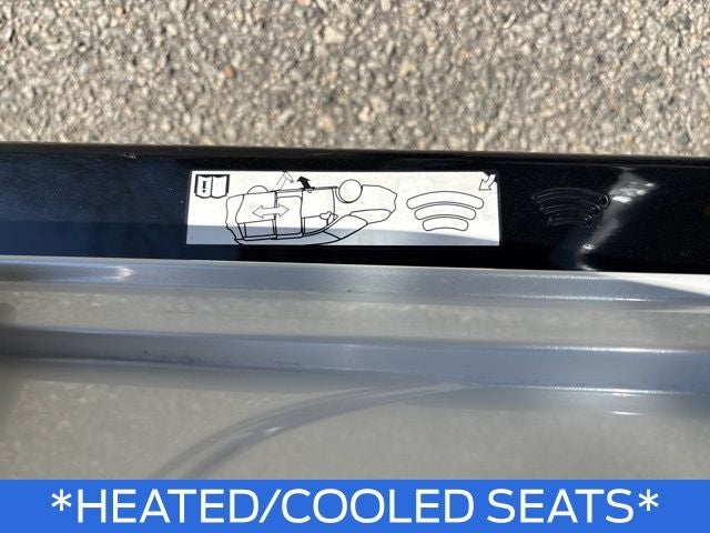 2025 Toyota Sienna Platinum 7 Passenger