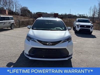 2025 Toyota Sienna Platinum 7 Passenger