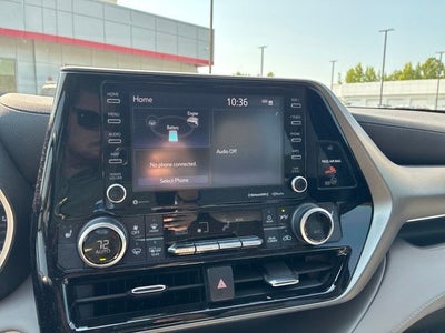 2022 Toyota Highlander Hybrid XLE