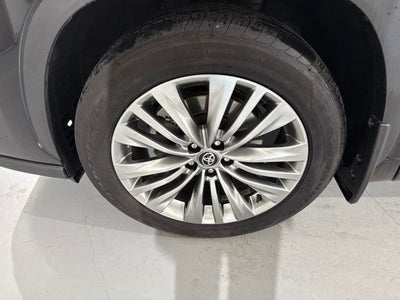 2025 Toyota Highlander Platinum