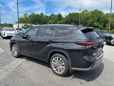 2025 Toyota Highlander Platinum