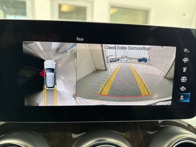 2022 Mercedes-Benz GLC 300