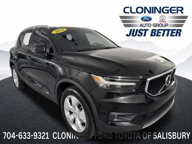 2022 Volvo XC40 T5 Momentum AWD's photo
